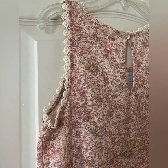 Lauren Conrad Floral Tank with Embroidery Detail Women’s Size Small - Picture 3 of 12